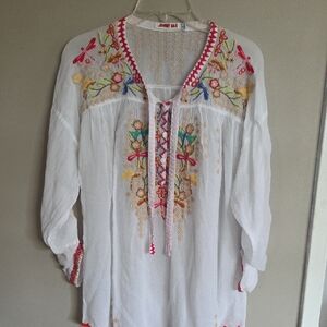Johnny Was White Embroidered Boho Tunic with Multicolor Floral Stitching